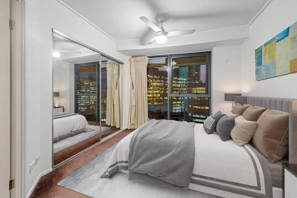 2BR Apt in the Heart of the City w Stunning View Apartment in Kangaroo Point