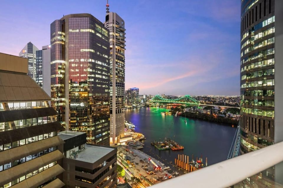 2BR Apt in the Heart of the City w Stunning View Apartment in Kangaroo Point