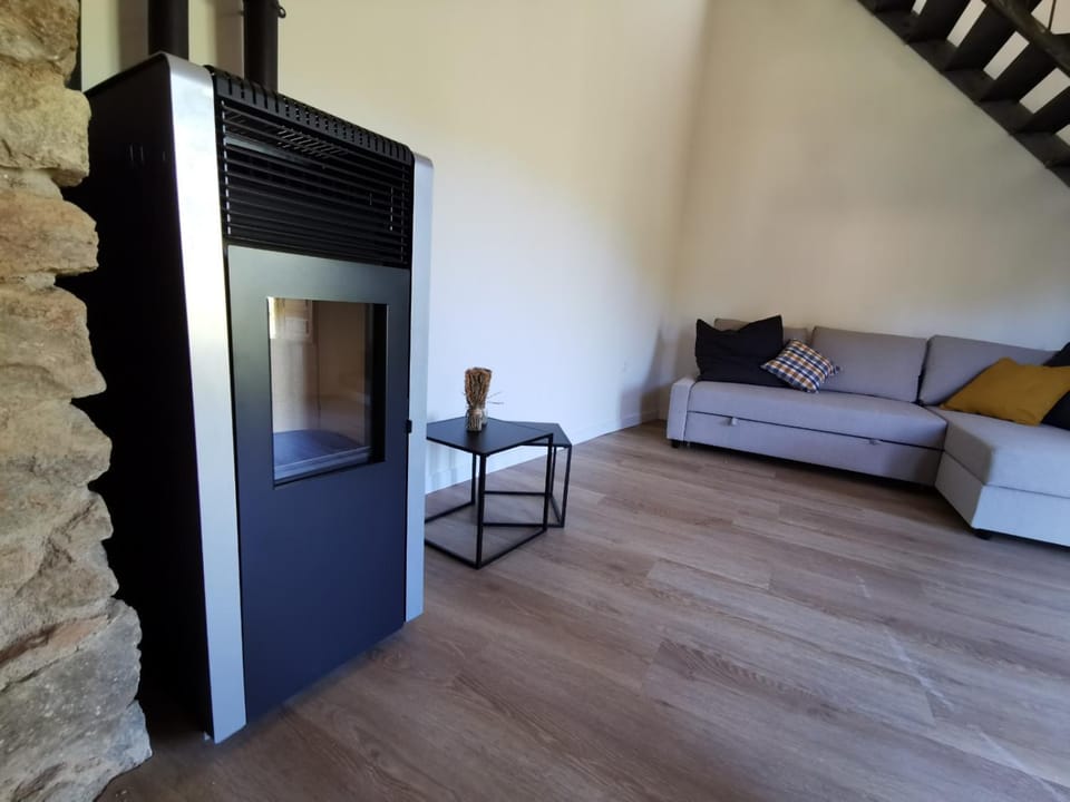 Living room, internet