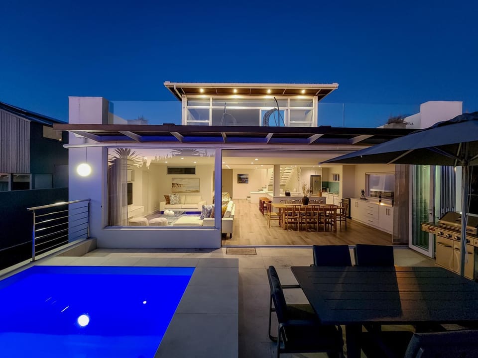 Property building, Patio, Night, Natural landscape, View (from property/room), Balcony/Terrace, Dining area, Pool view, Swimming pool