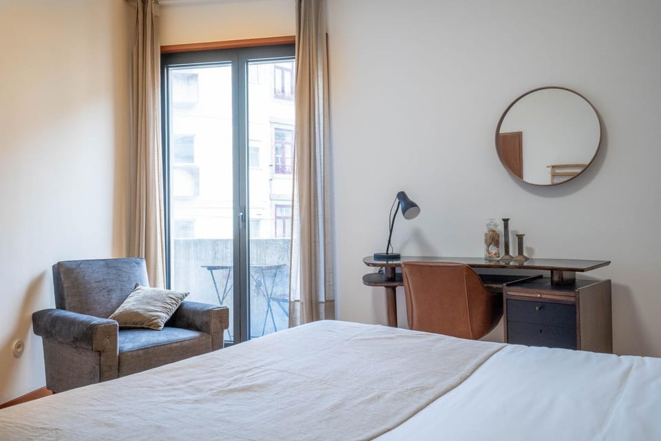 Sublime Downtown Retreat by ELSA, 180m2 Apartment in Porto
