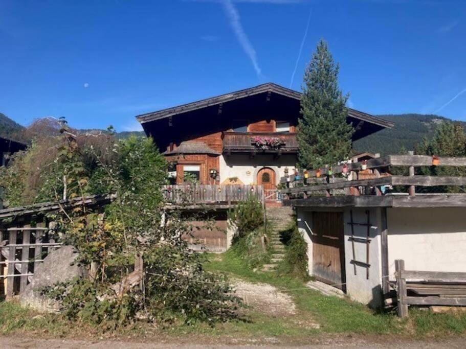 Große schöne Mansardenwohnung mit 2 Balkonen Apartment in Berchtesgadener Land