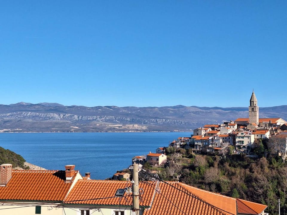 City view, Sea view