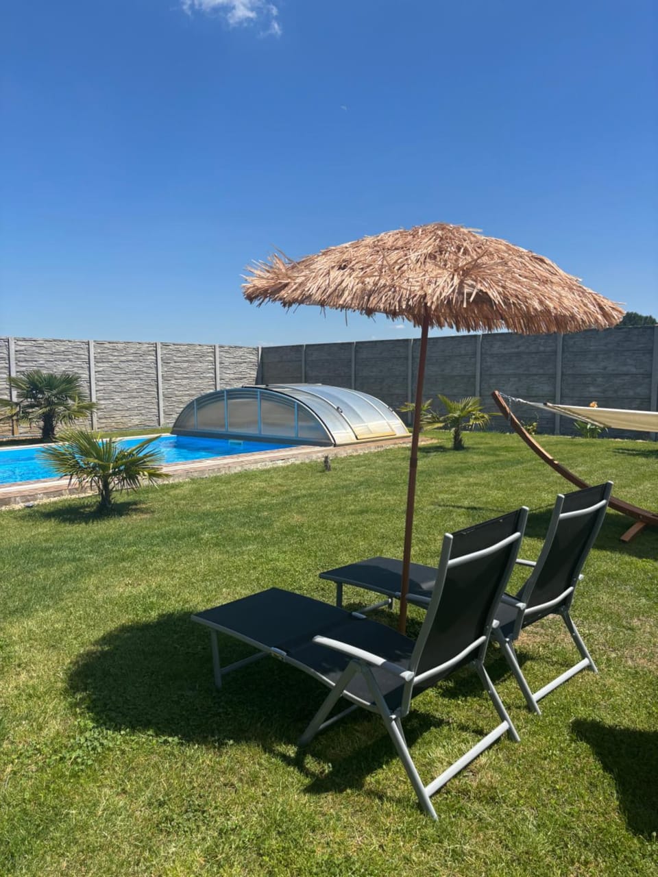 5 izbový samostatný stojaci rodinný dom s podkrovím a veľkou záhradou so sezónnym bazénom, celoročnou saunou a vírivkou, privátny wellness House in Slovakia