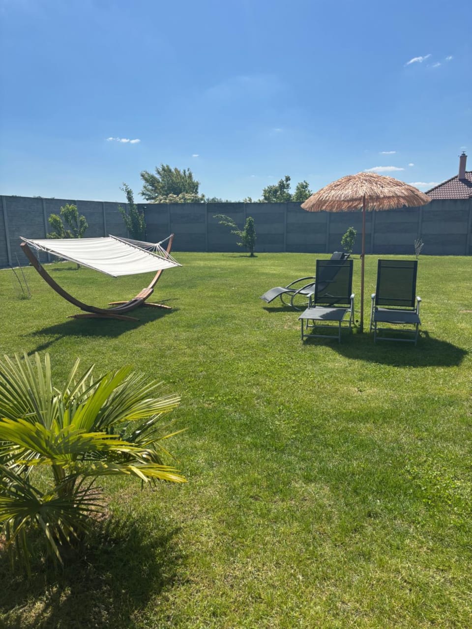 5 izbový samostatný stojaci rodinný dom s podkrovím a veľkou záhradou so sezónnym bazénom, celoročnou saunou a vírivkou, privátny wellness House in Slovakia