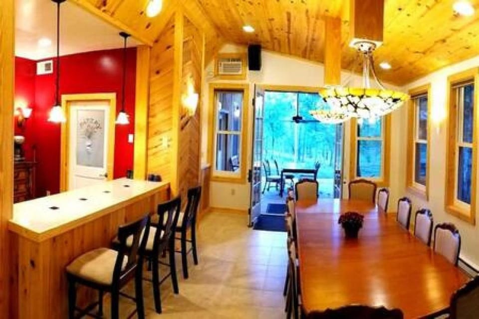 Treehouse at Castle Campground/ 
RV Resort in Shenandoah Valley