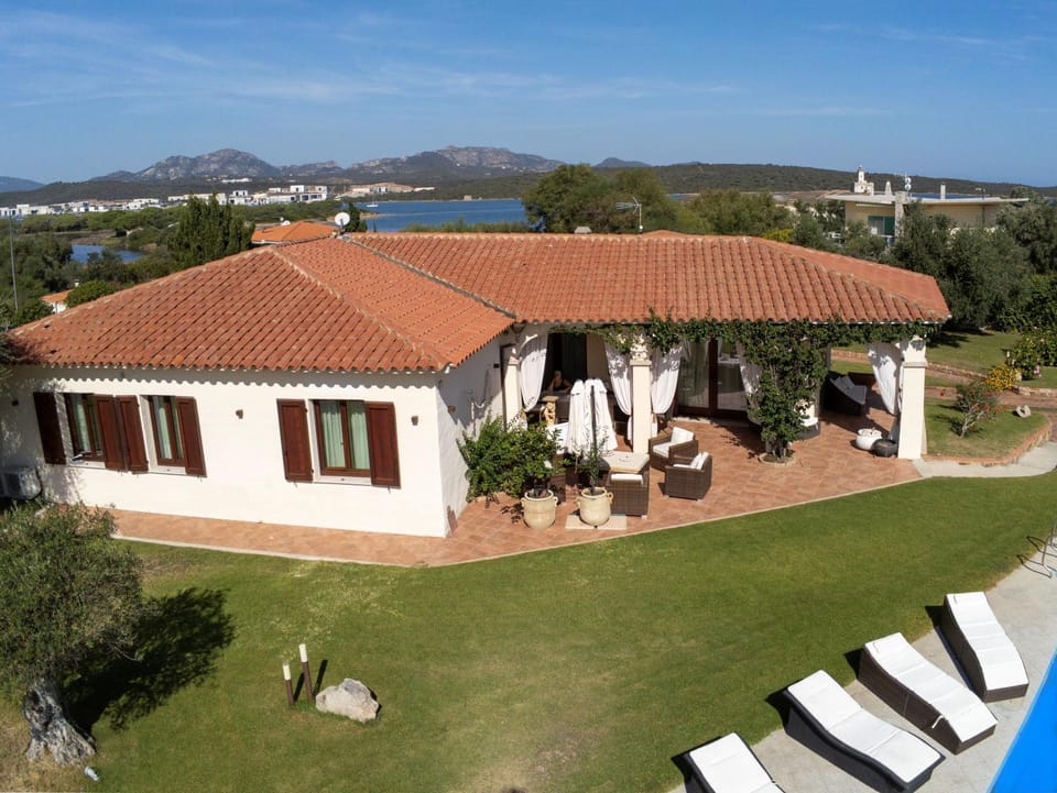 Property building, Garden, Balcony/Terrace, Sea view