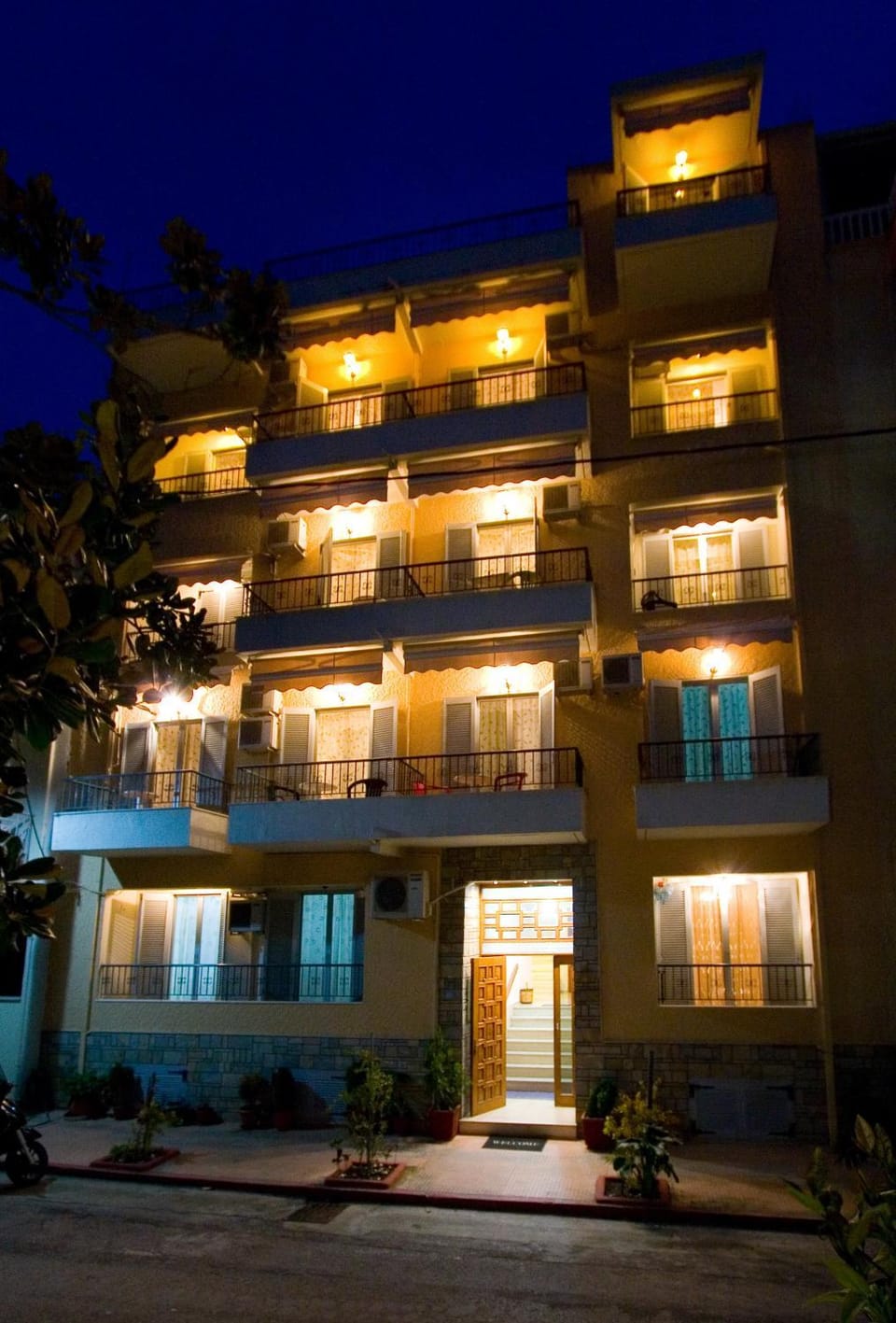 Facade/entrance, Spring, Night, Decorative detail, On site