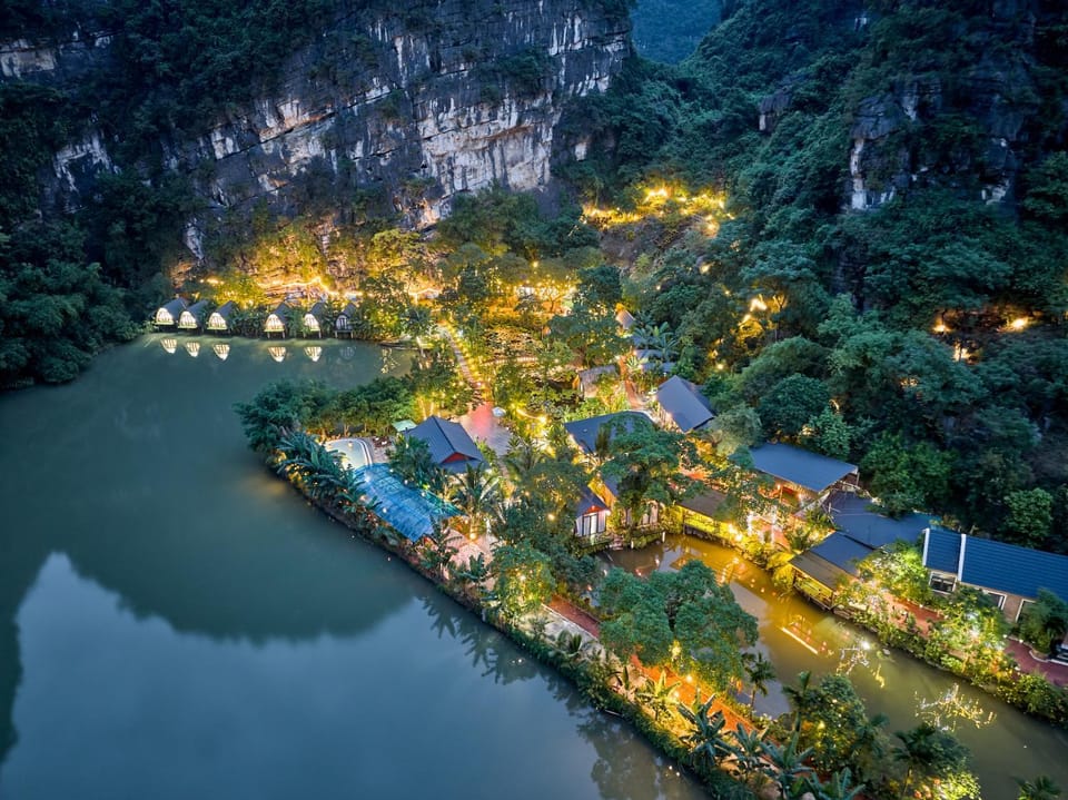 Night, Bird's eye view
