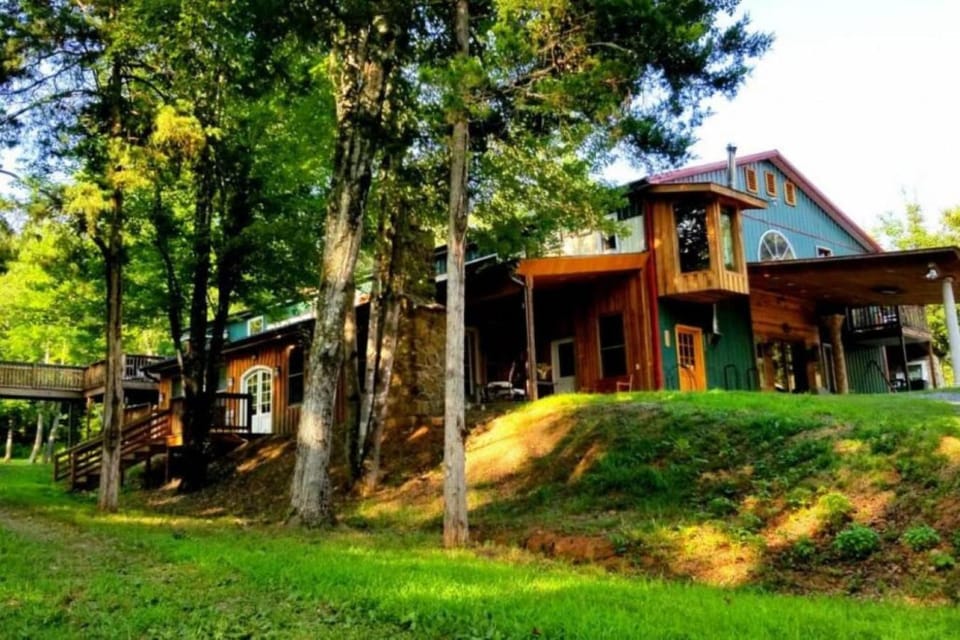 Property building, Natural landscape, Garden view
