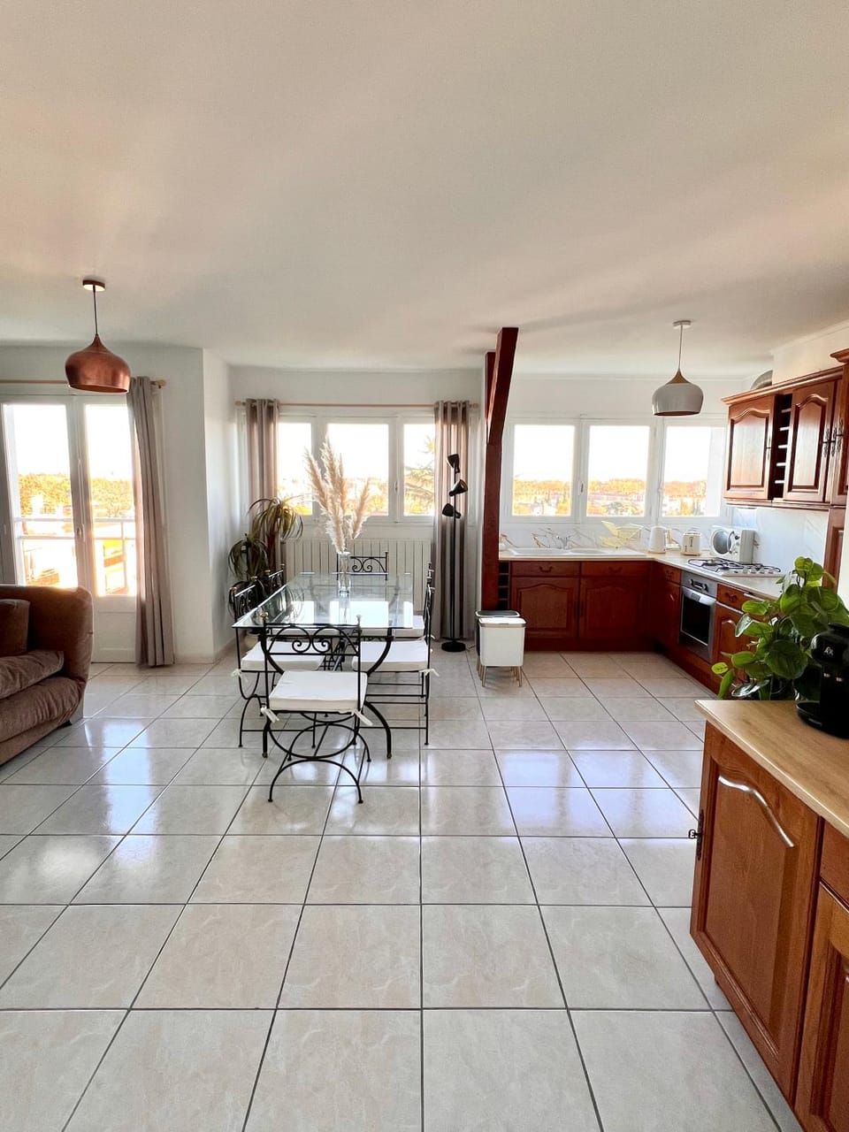 Coffee/tea facilities, Kitchen or kitchenette, pet friendly, stove, kitchen