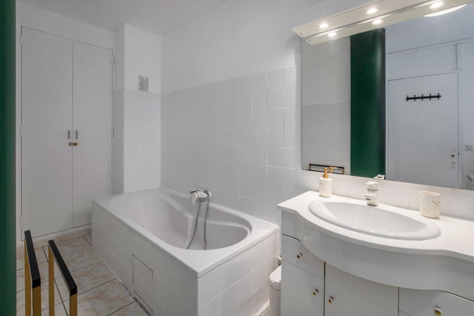 Bathroom, Bath