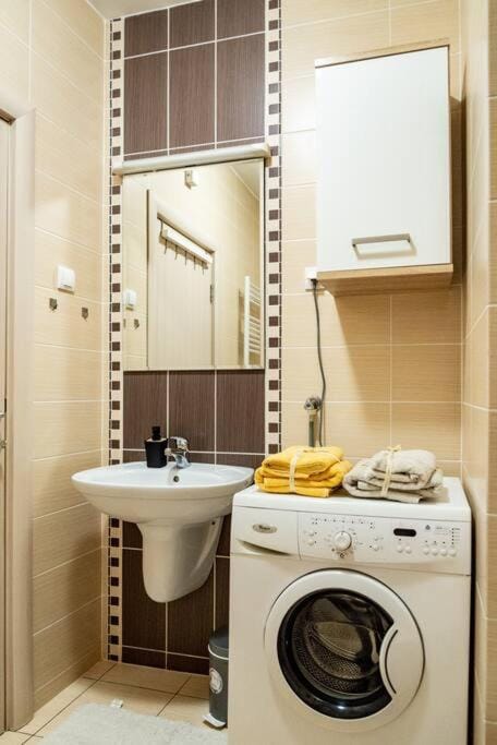 Bathroom, washing machine