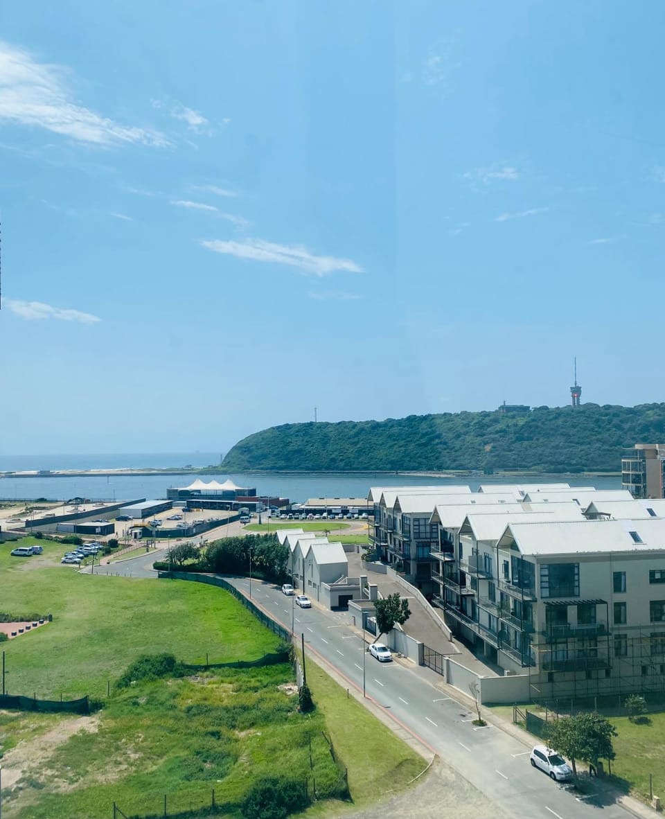 The Waves 905 Quayside Point Apartment in Durban