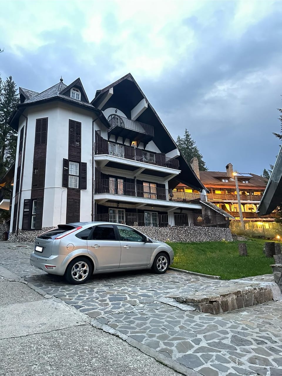 Property building, Day, Location, Parking