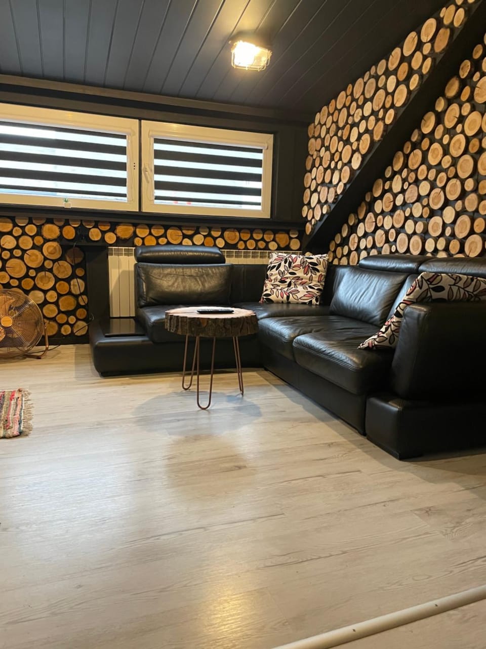 Apartament NEON Z JACUZZI -Klima -RYNEK CENTRUM &Parking Apartment in Poland