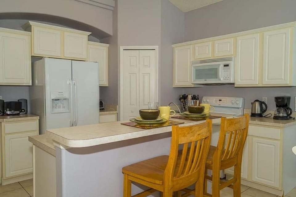 Coffee/tea facilities, Kitchen or kitchenette, Dining area, dishwasher, minibar, pet friendly, stove, toaster