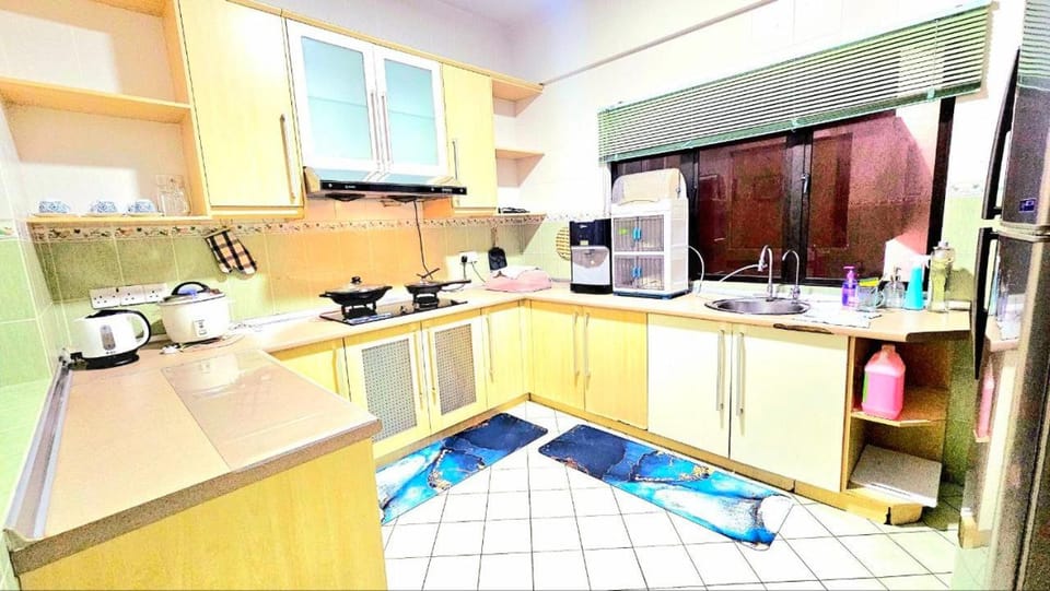Coffee/tea facilities, Kitchen or kitchenette, dishwasher, minibar, oven, pet friendly, stove, toaster