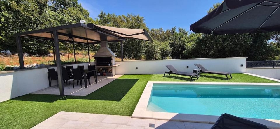 Patio, Garden, Swimming pool, sunbed