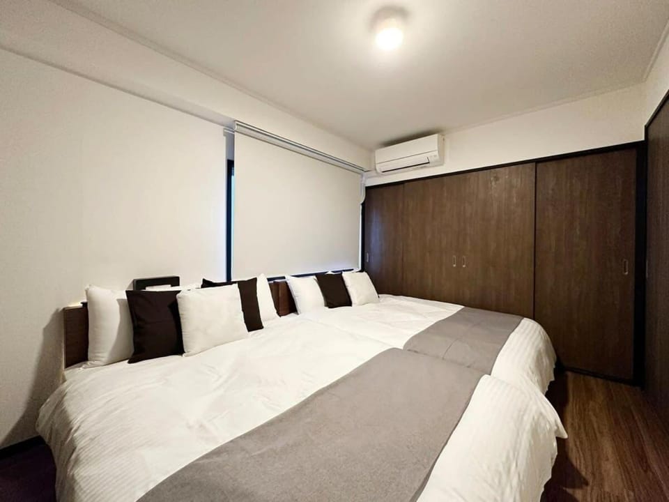 Earls Court by b hotel - Apt for 14 Ppl Great Location In a Quiet Area Apartment in Hiroshima