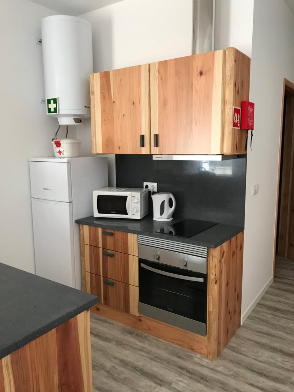 Coffee/tea facilities, minibar, pet friendly, stove, toaster
