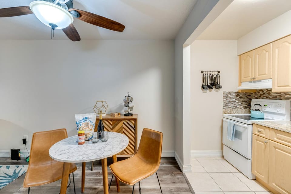 Quaint Sarasota Condo: 4 Mi to Siesta Key Beach! House in Gulf Gate Estates