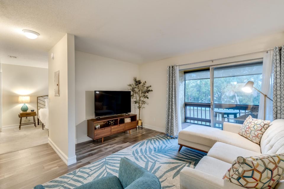 Quaint Sarasota Condo: 4 Mi to Siesta Key Beach! House in Gulf Gate Estates