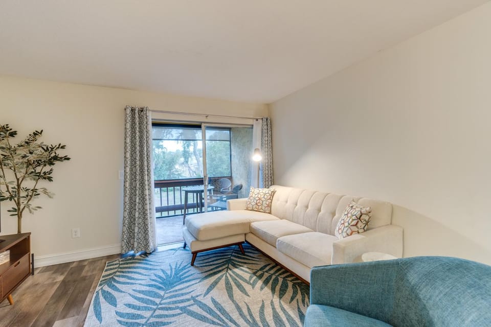 Quaint Sarasota Condo: 4 Mi to Siesta Key Beach! House in Gulf Gate Estates
