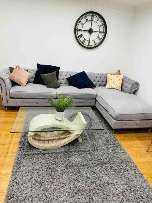 The Gated 2Bedroom Annex Dartford Apartment in Dartford