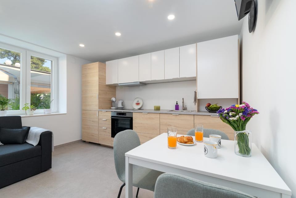 Coffee/tea facilities, Kitchen or kitchenette, Living room, Seating area, Dining area, pet friendly, stove