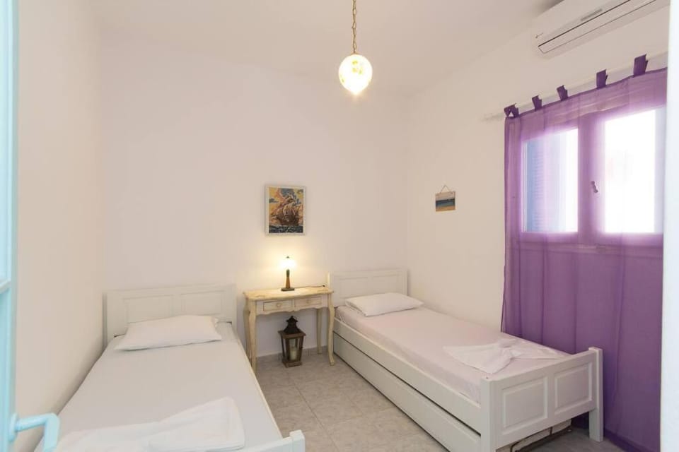 Wave Lullaby, Peaceful Beachfront Retreat in Paros House in Paros, Greece