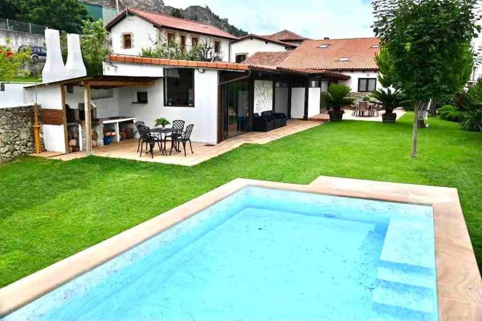 Garden, Swimming pool, Swimming pool