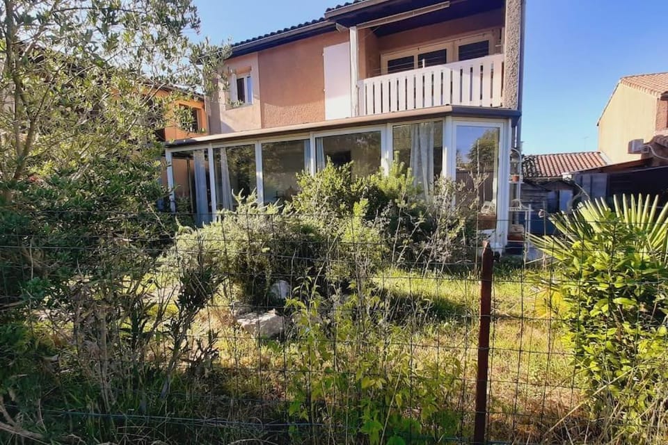La maison bleue de Doudou - coeur de village Apartment in Occitanie