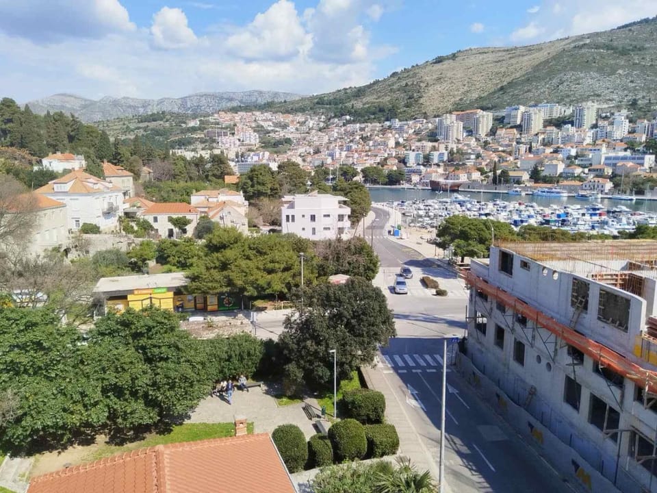 Day, Neighbourhood, Bird's eye view, City view, Street view, Location