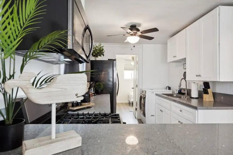 Kitchen or kitchenette, minibar, pet friendly, stove