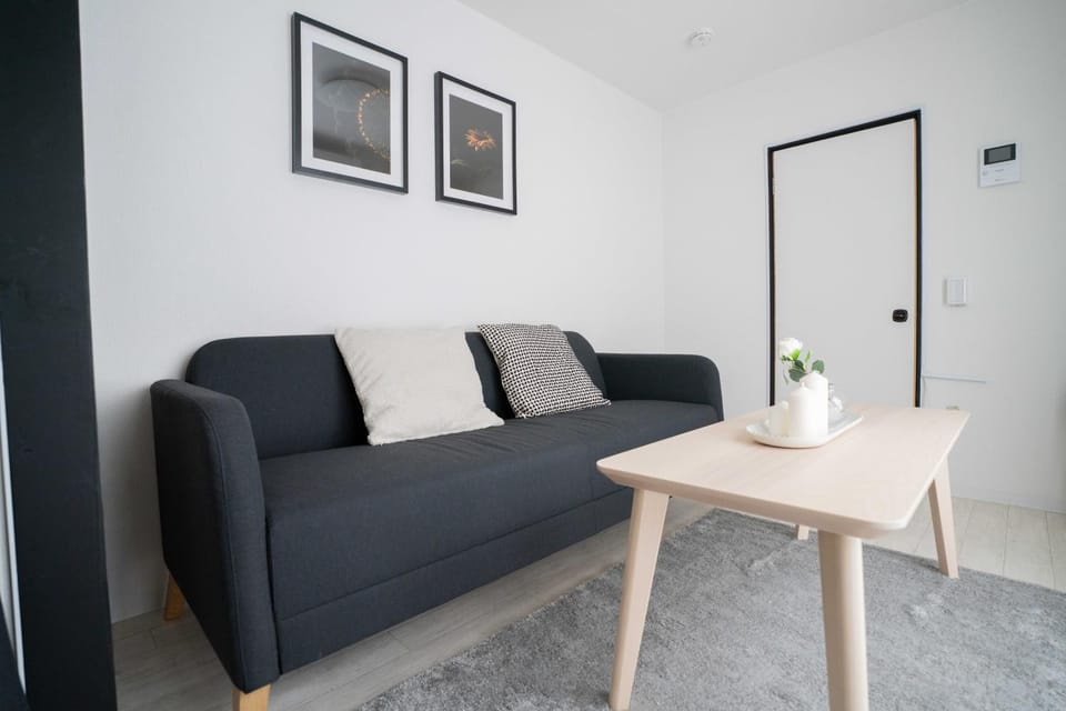 Living room, group of guests, Family