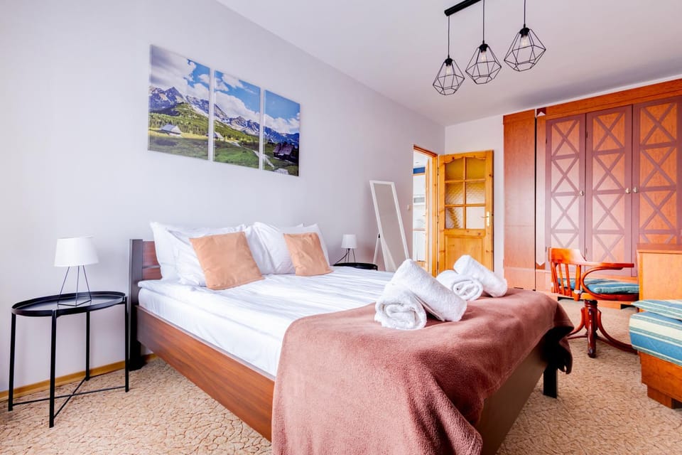 Apartament Rodzinny Tatra Giewont View Skibówki 11A by RentiloPL Apartment in Zakopane