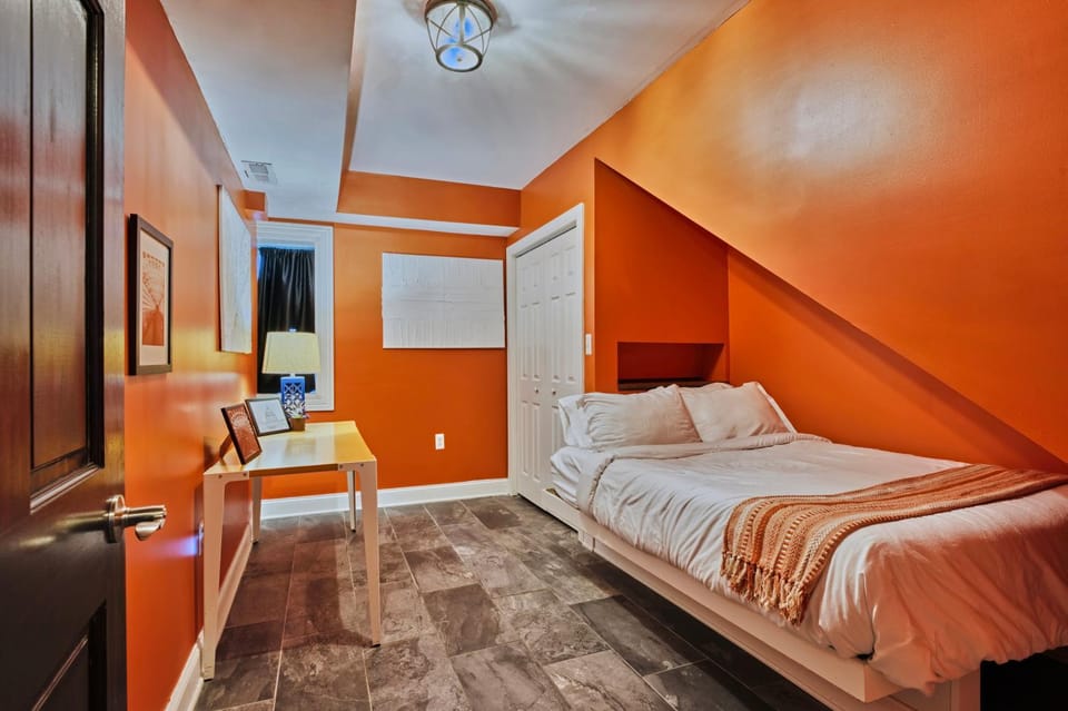 Spacious Capitol Hill 3BR Retreat for Families & Groups House in Capitol Hill