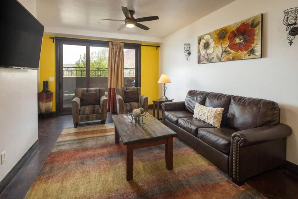 Luxury Downtown Rental (Hot Tub/Pet Friendly) - La Dolce Vita Villas #8 Apartment in Moab