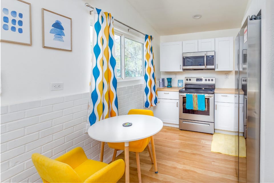 Retro Casita on the River! only 1 min to SNP gate! Riverfront with swimming House in Three Rivers