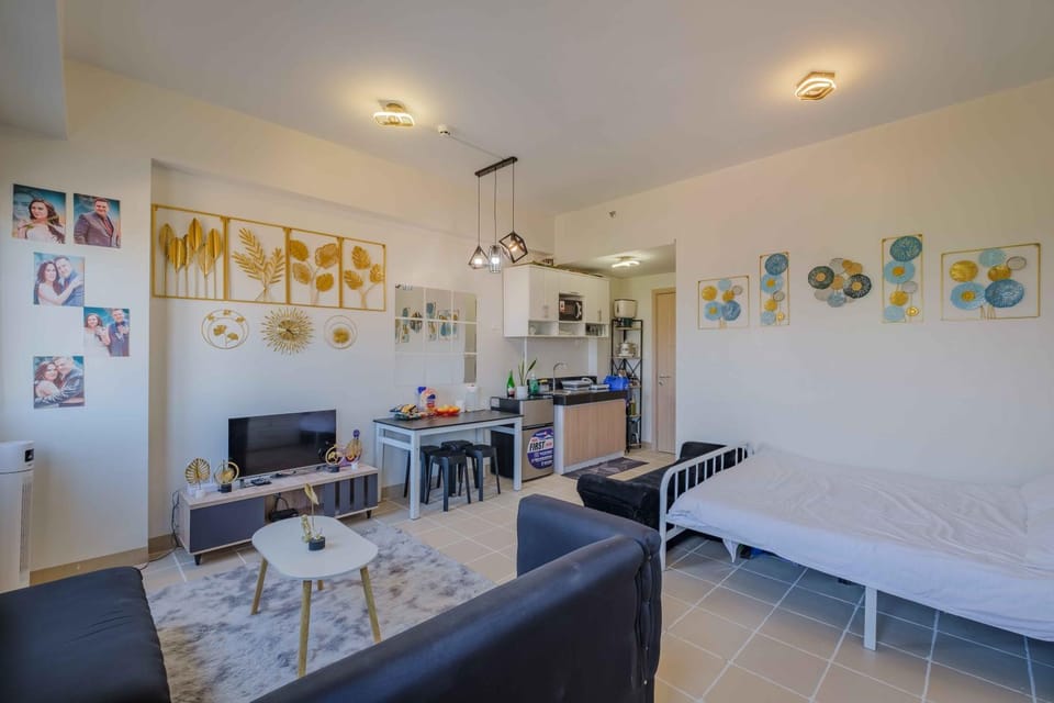 Bed, Karaoke, TV and multimedia, Kitchen or kitchenette, Living room, Photo of the whole room, Seating area, Dining area, Bedroom
