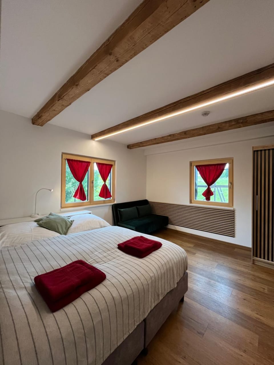 Photo of the whole room