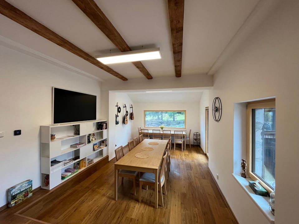 Communal lounge/ TV room