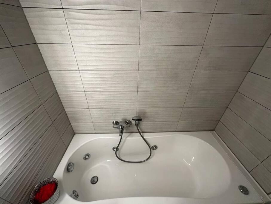 Paradise Lake View Apartment in Lugano