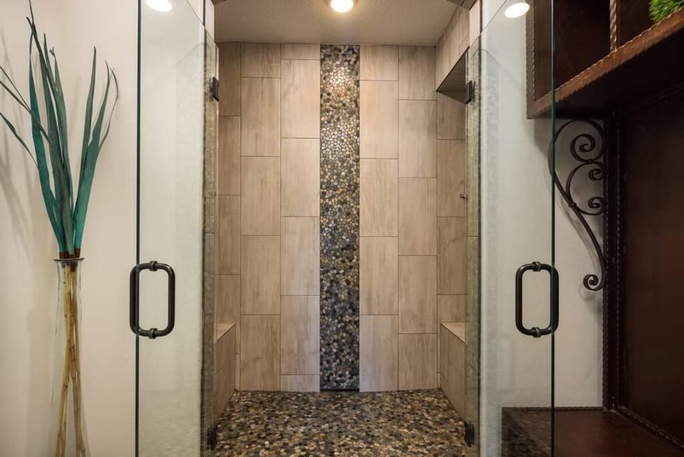 Luxury Downtown Rental (Hot Tub/Pet Friendly) - La Dolce Vita Villas #10 Apartment in Moab