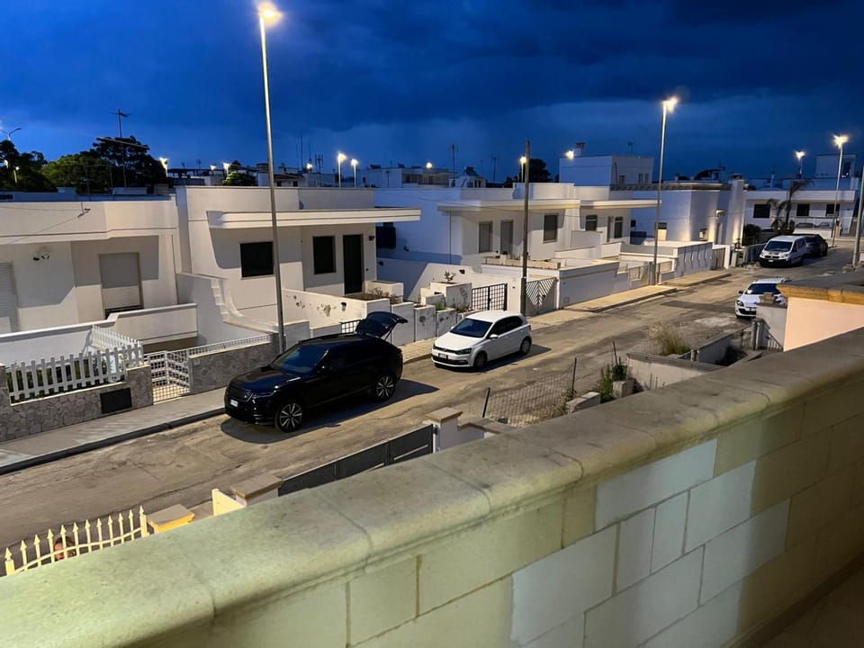 Property building, Neighbourhood