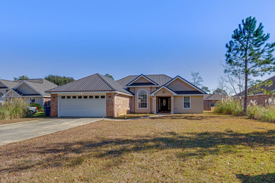 Hot Tub & Patio! Family Getaway in Ocean Springs House in Ocean Springs