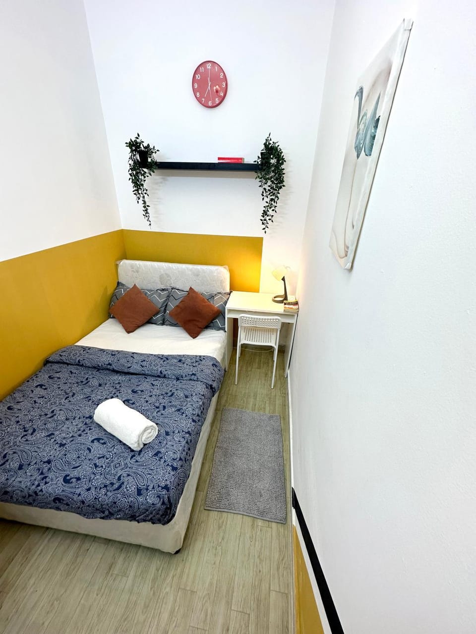 lavish Partition Room in Barsha Heights Near Internet City Metro Vacation rental in Dubai