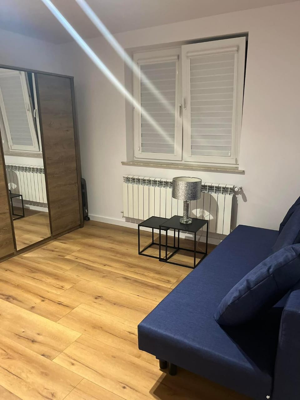 Bed, Living room, Photo of the whole room, Seating area, Bedroom