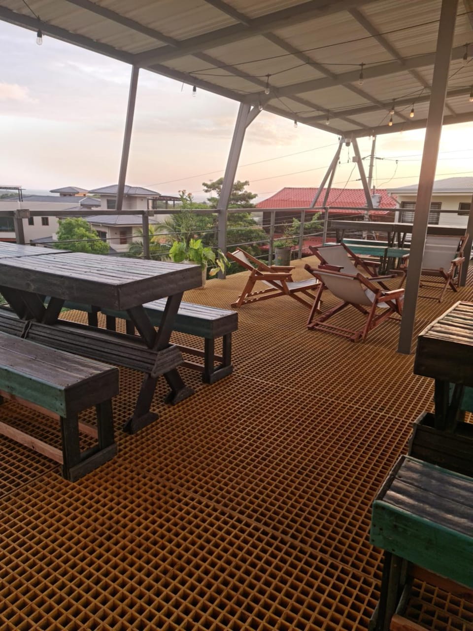 Restaurant/places to eat, Day, View (from property/room), Balcony/Terrace, Balcony/Terrace, Living room, Lounge or bar, Banquet/Function facilities, Seating area